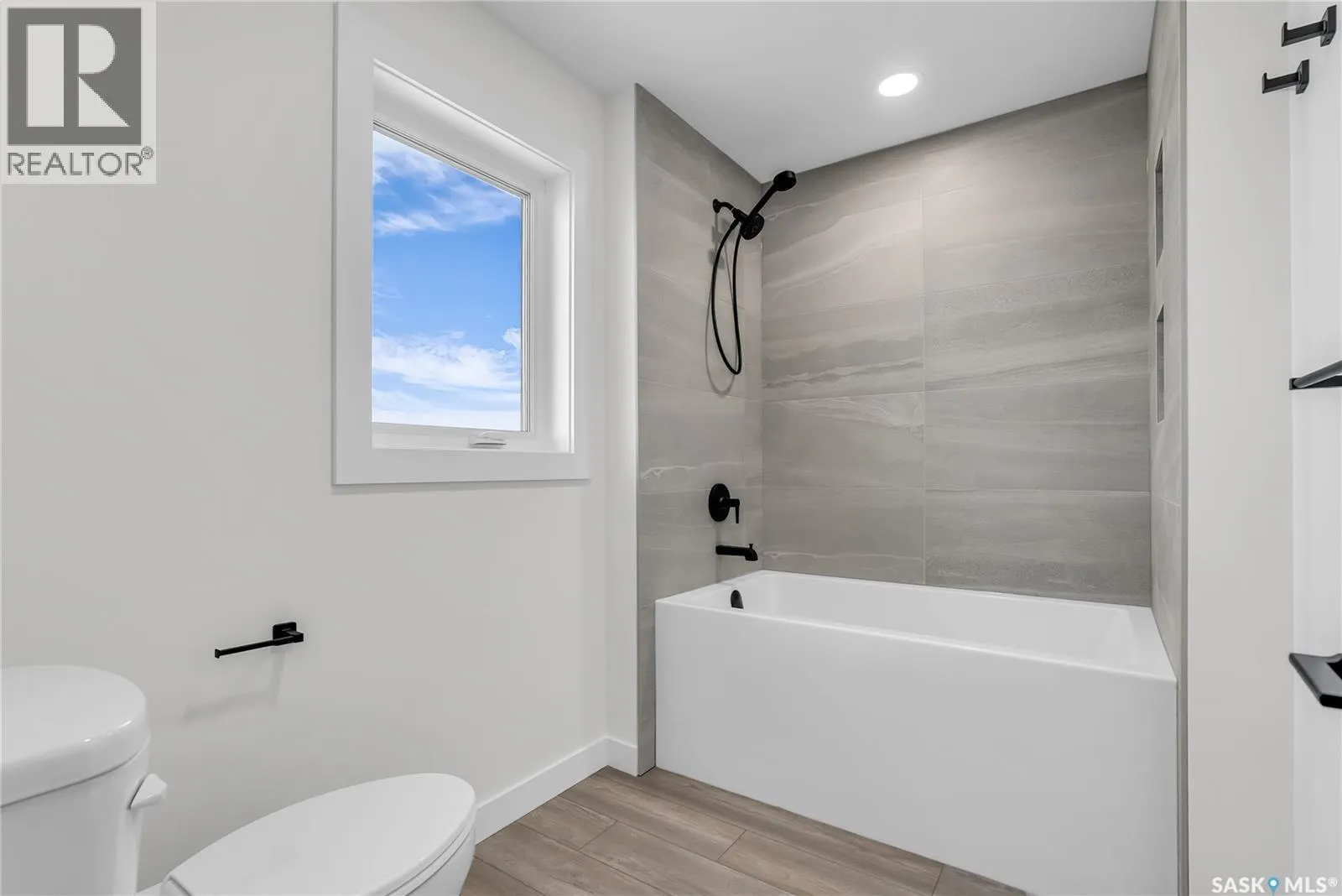428 Woolf BEND
