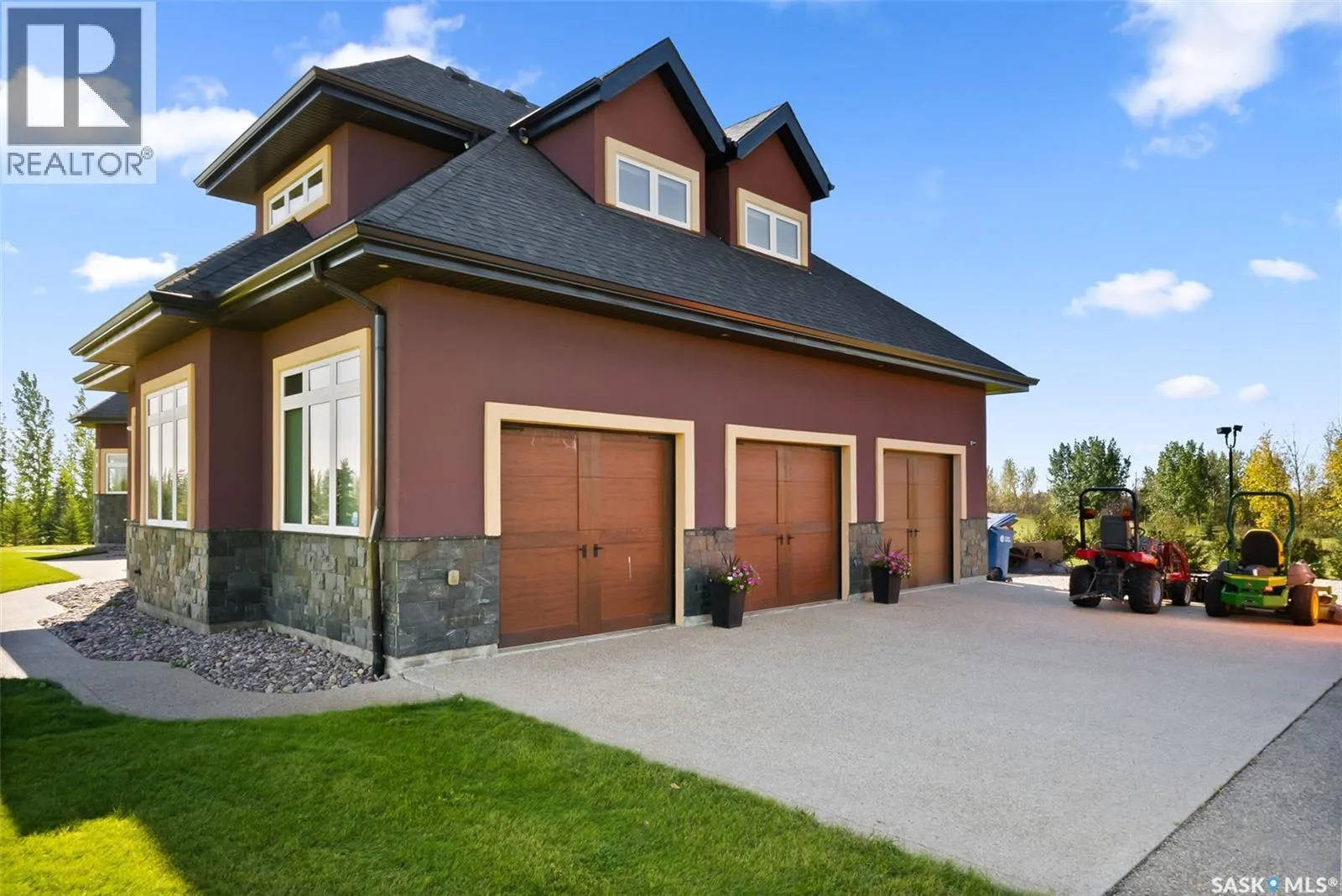 123 Slater CRESCENT