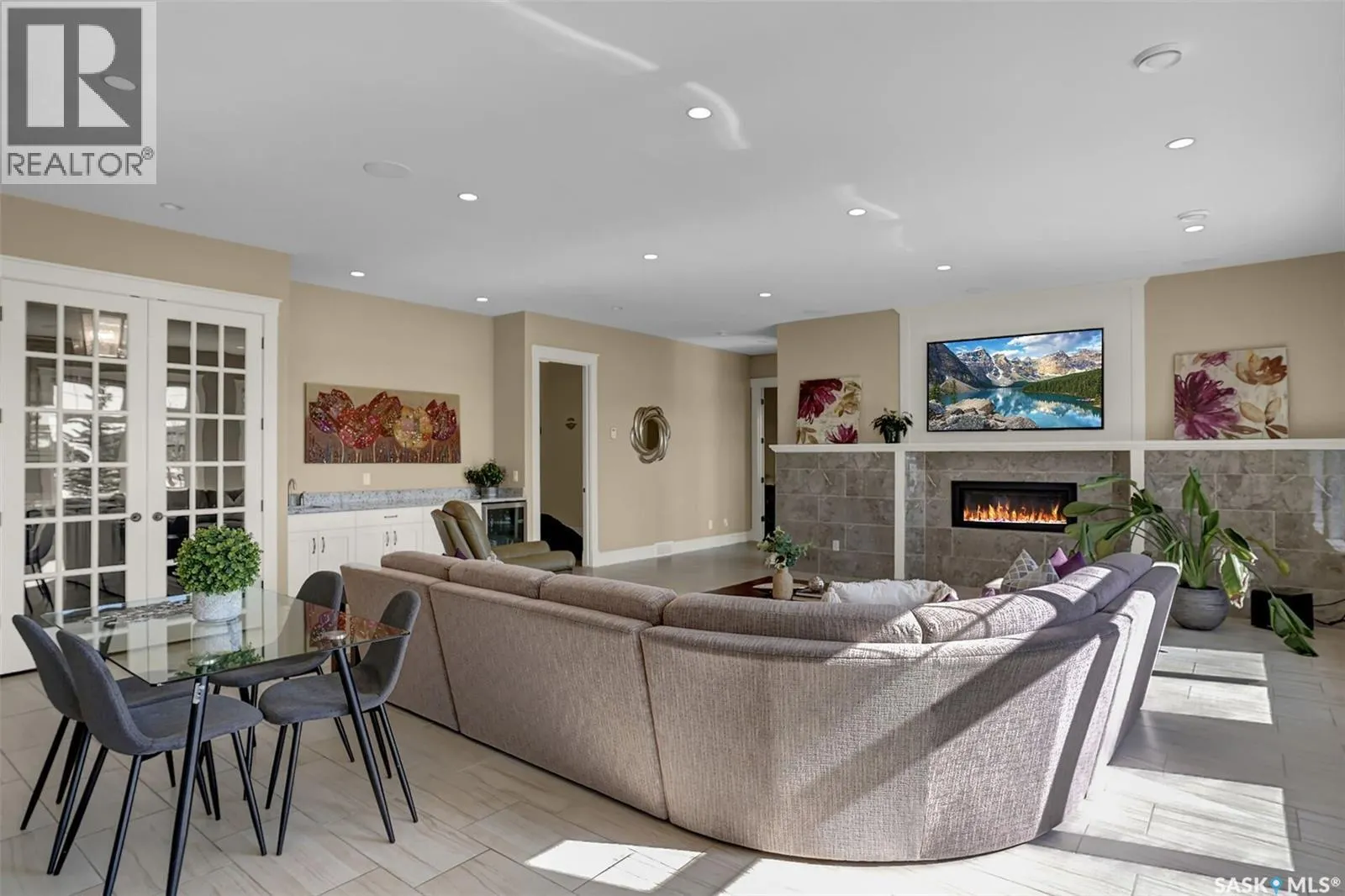 330 Spruce Creek DRIVE