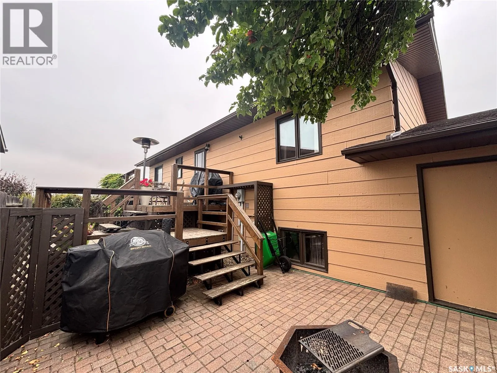 47 Howard CRESCENT