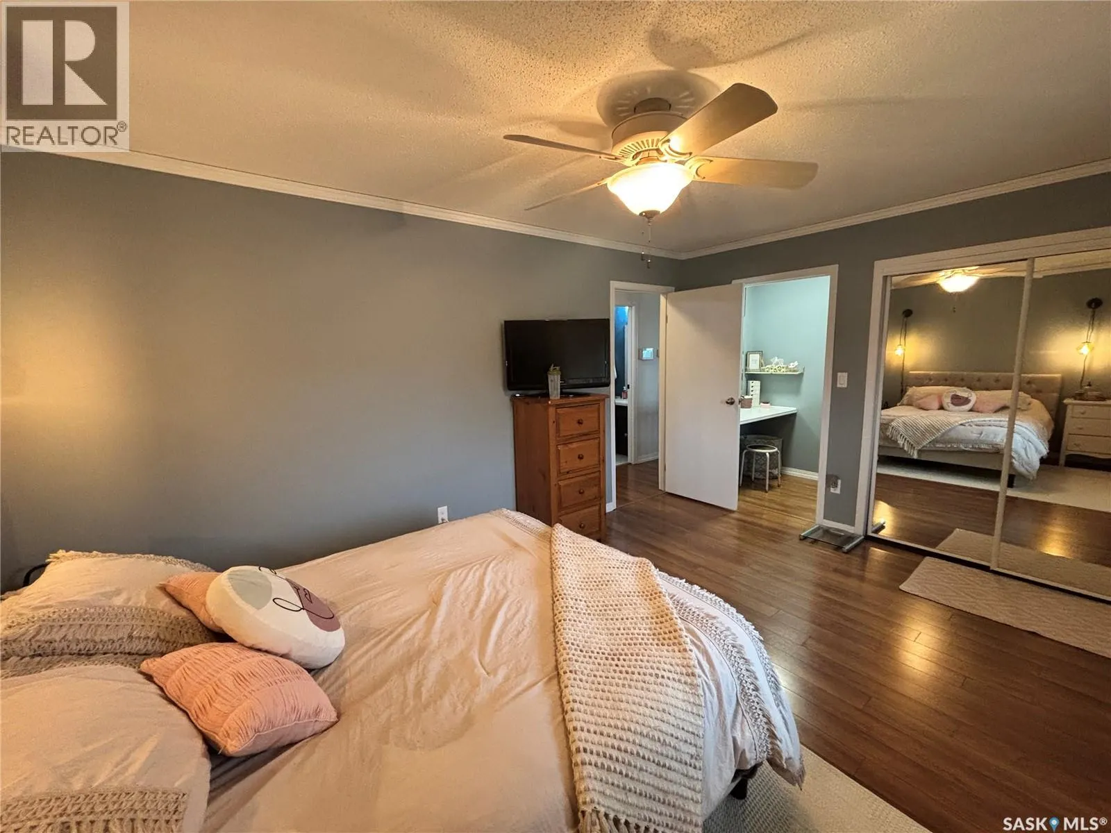 47 Howard CRESCENT