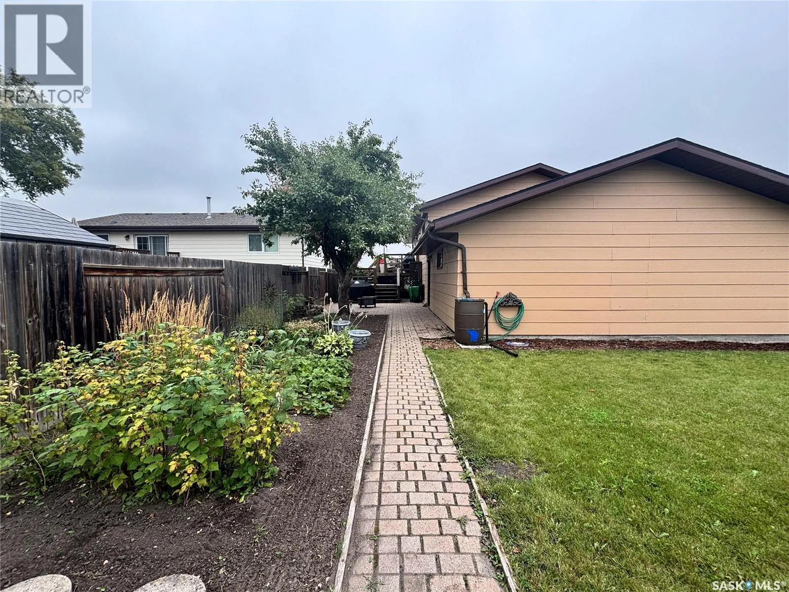 47 Howard CRESCENT
