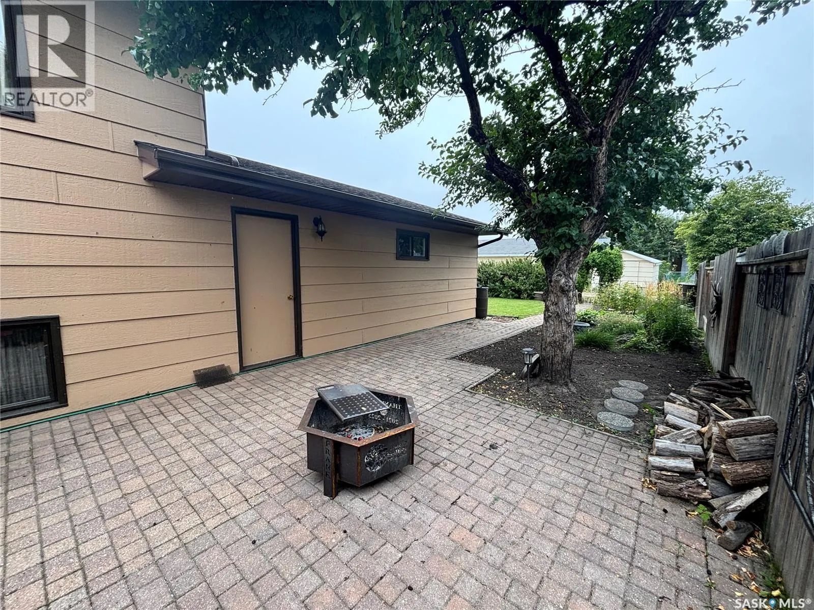 47 Howard CRESCENT