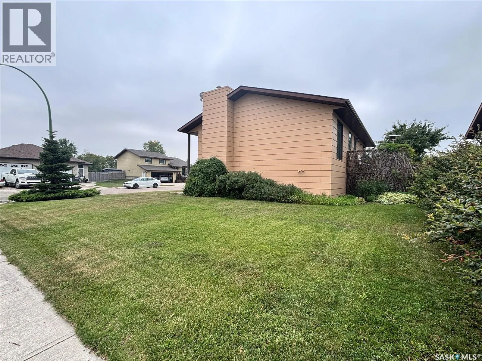 47 Howard CRESCENT