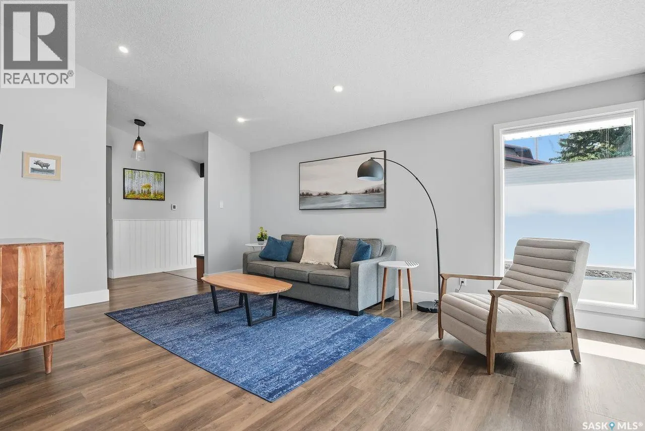 30 Simpson CRESCENT