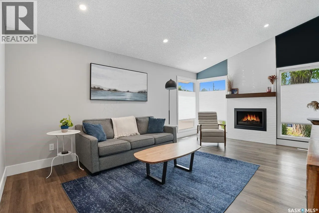 30 Simpson CRESCENT