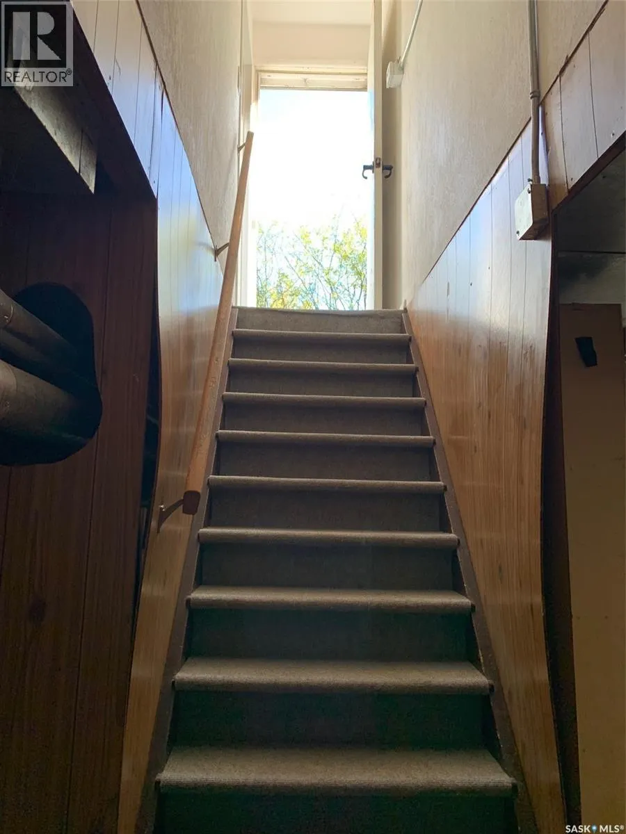 191 5th STREET E