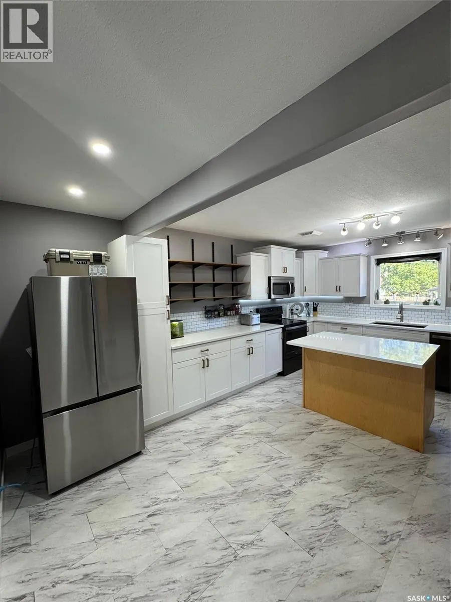 A 200 111th STREET W
