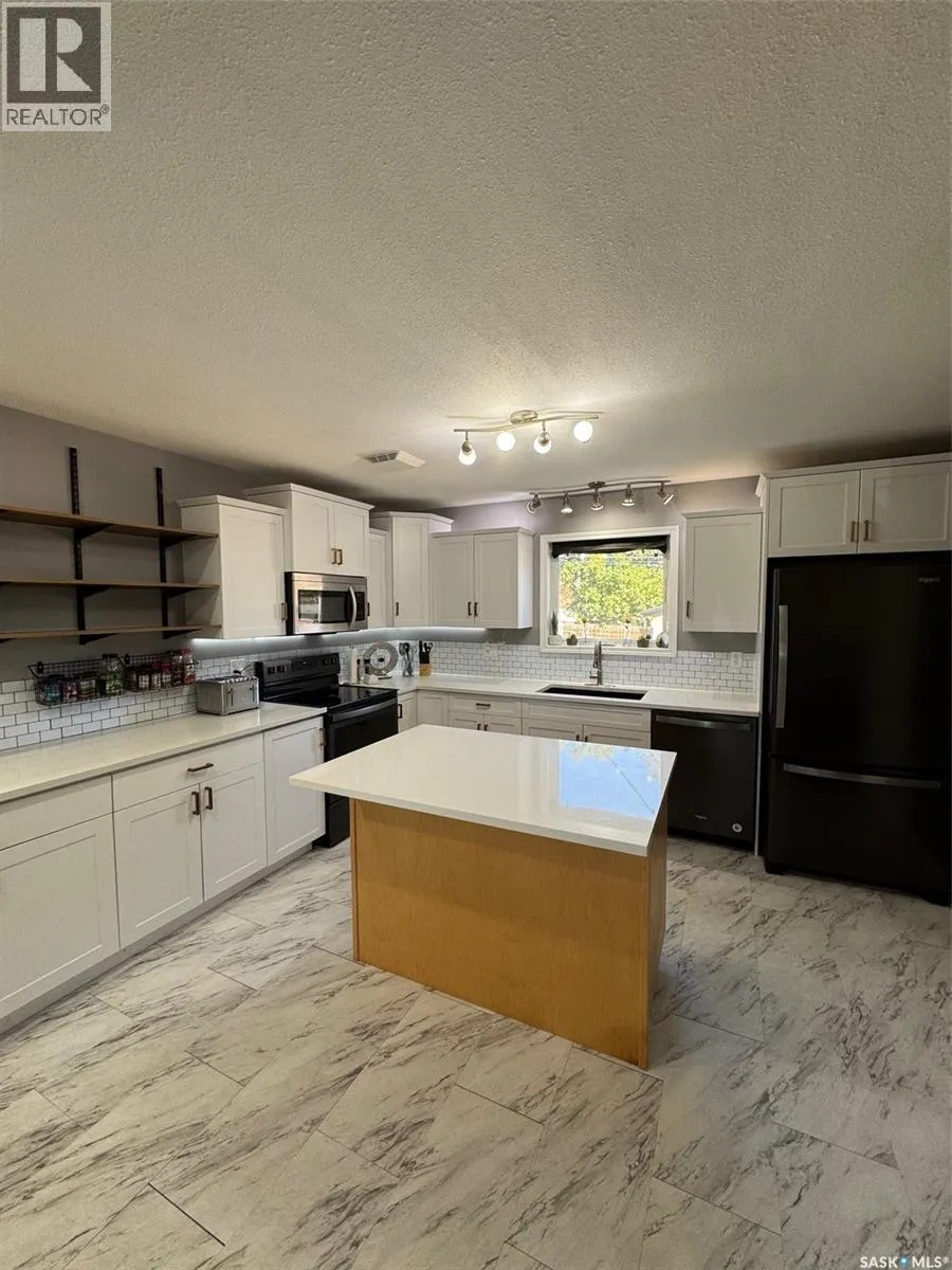A 200 111th STREET W