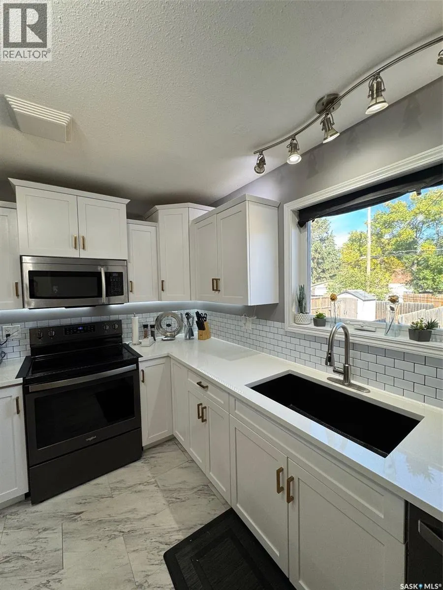 A 200 111th STREET W