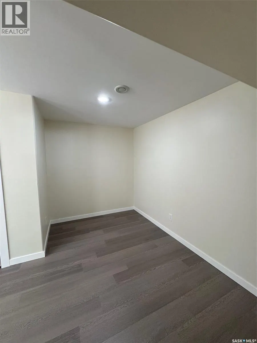 A 200 111th STREET W