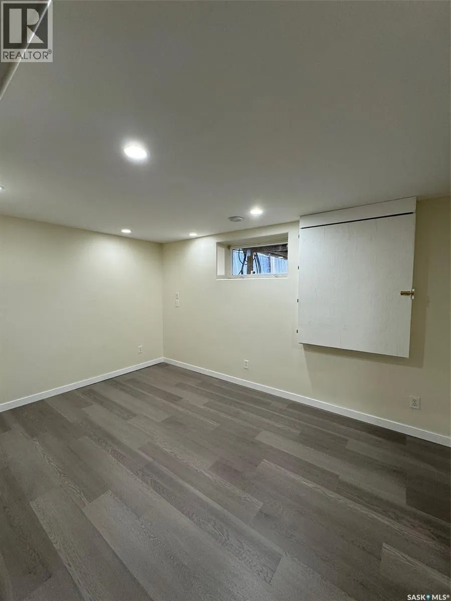 A 200 111th STREET W