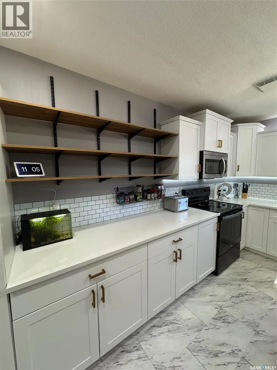 A 200 111th STREET W
