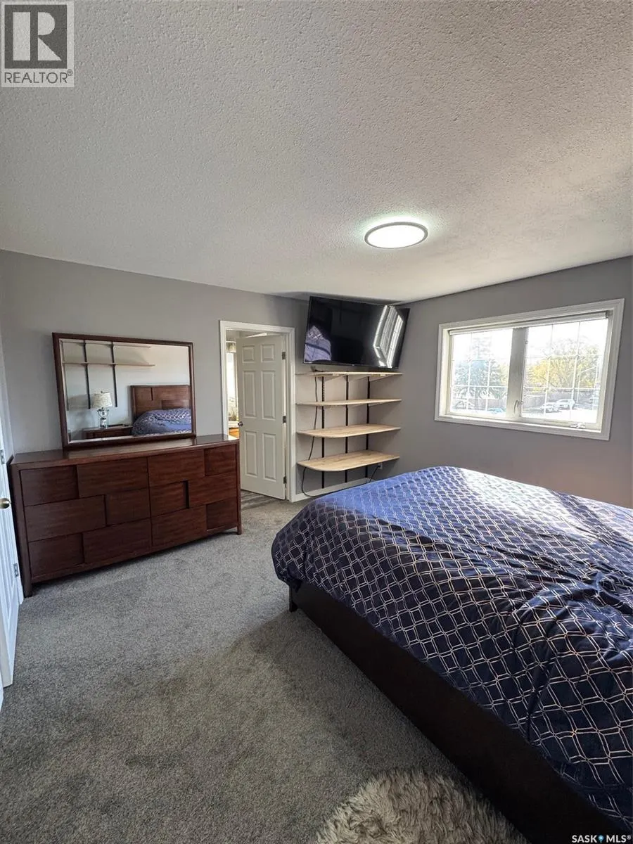 A 200 111th STREET W