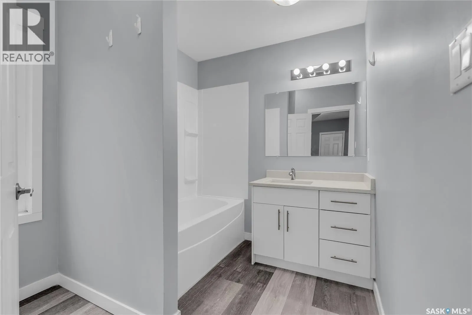 112 27th STREET