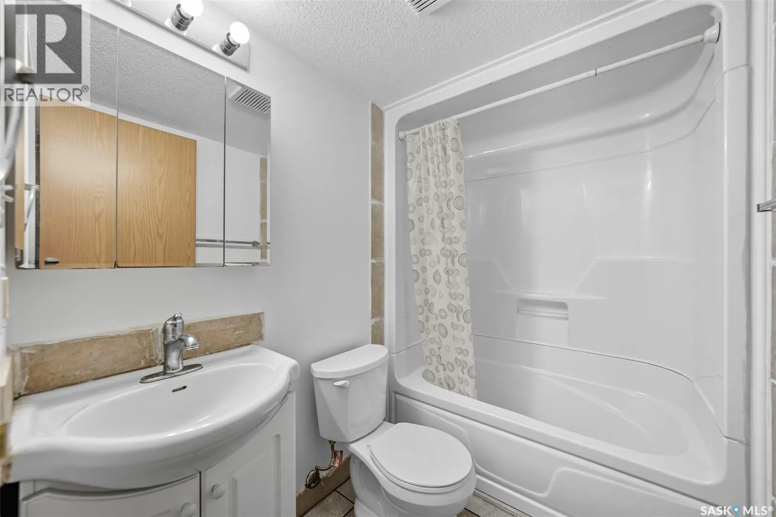 1114 425 115th STREET E
