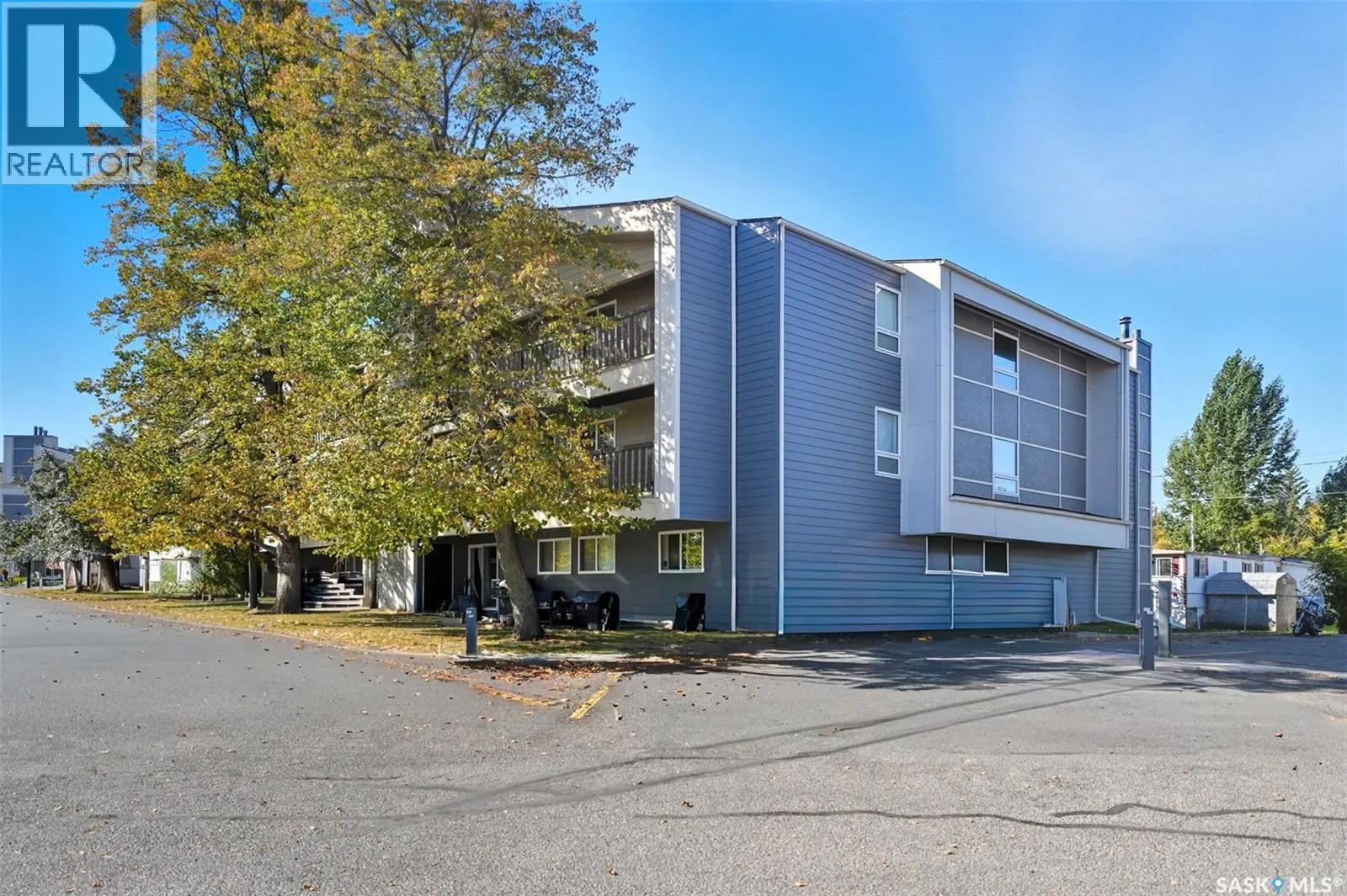 1114 425 115th STREET E