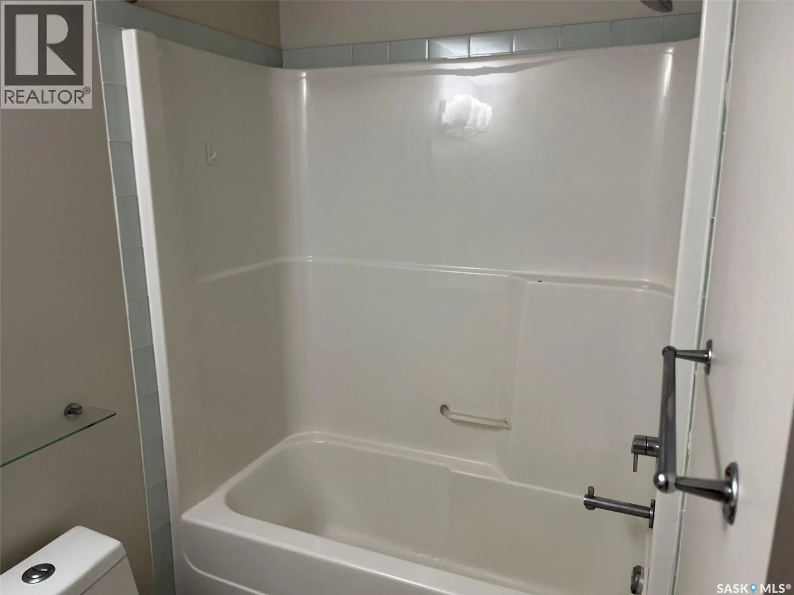 117 1610 Dakota DRIVE