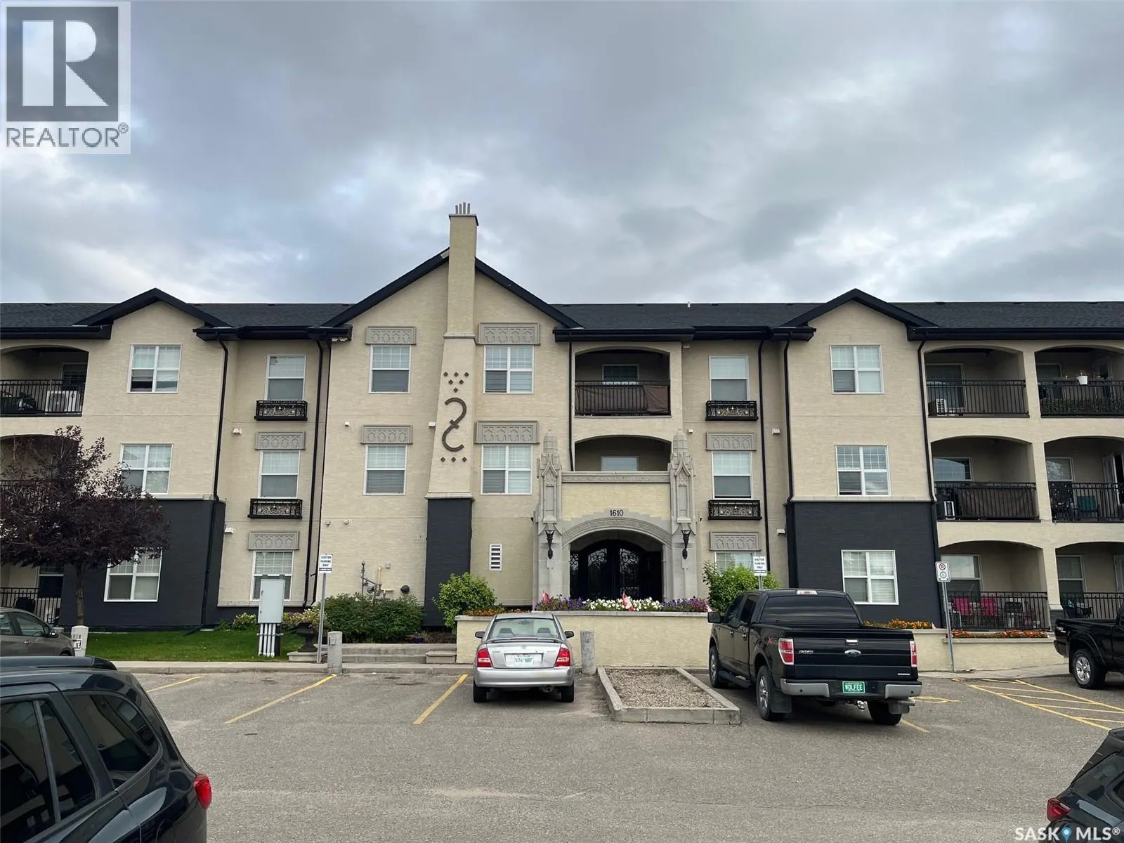 117 1610 Dakota DRIVE