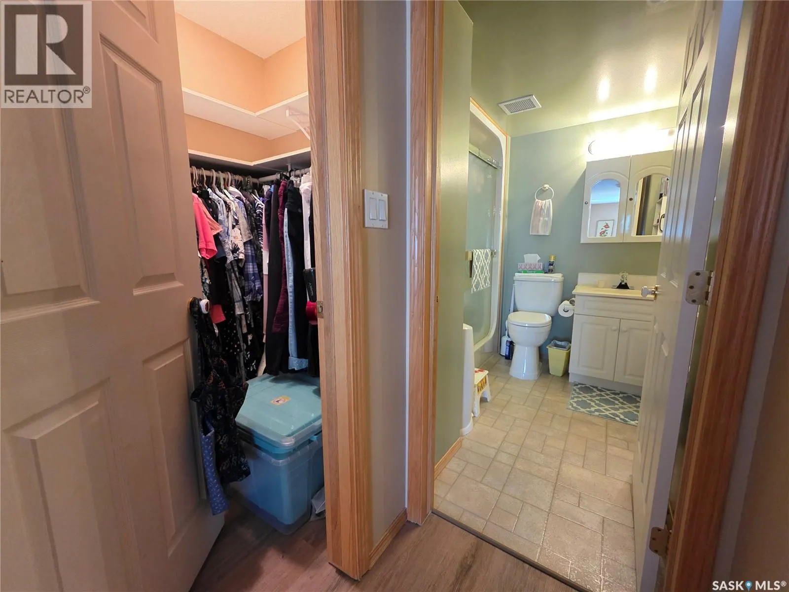 307 230 Lister Kaye CRESCENT