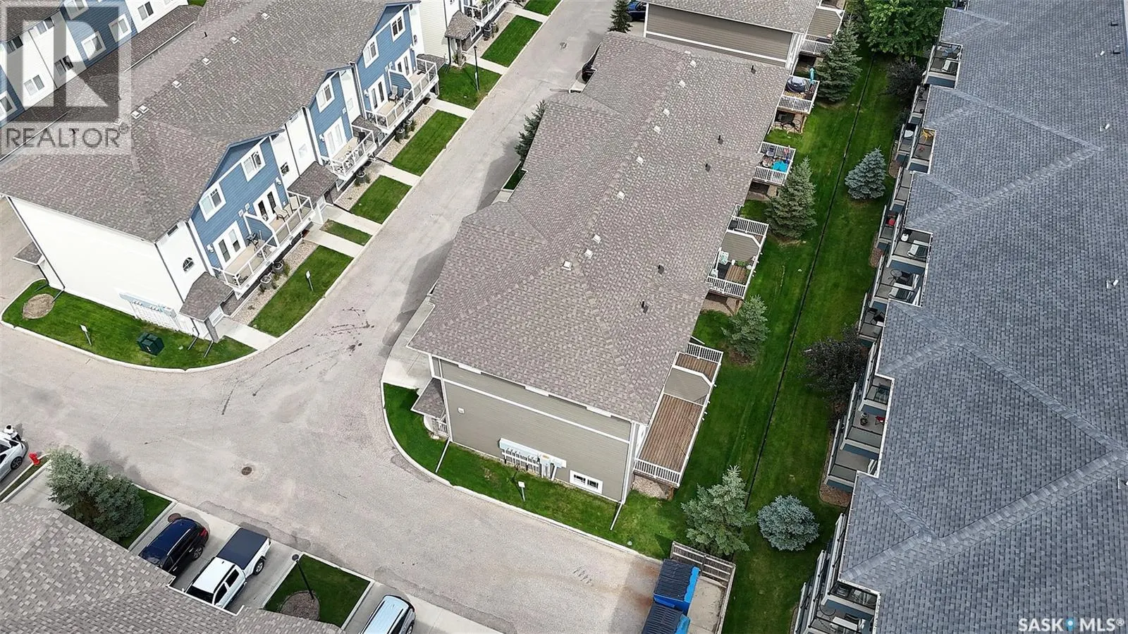 401 212 Willis CRESCENT