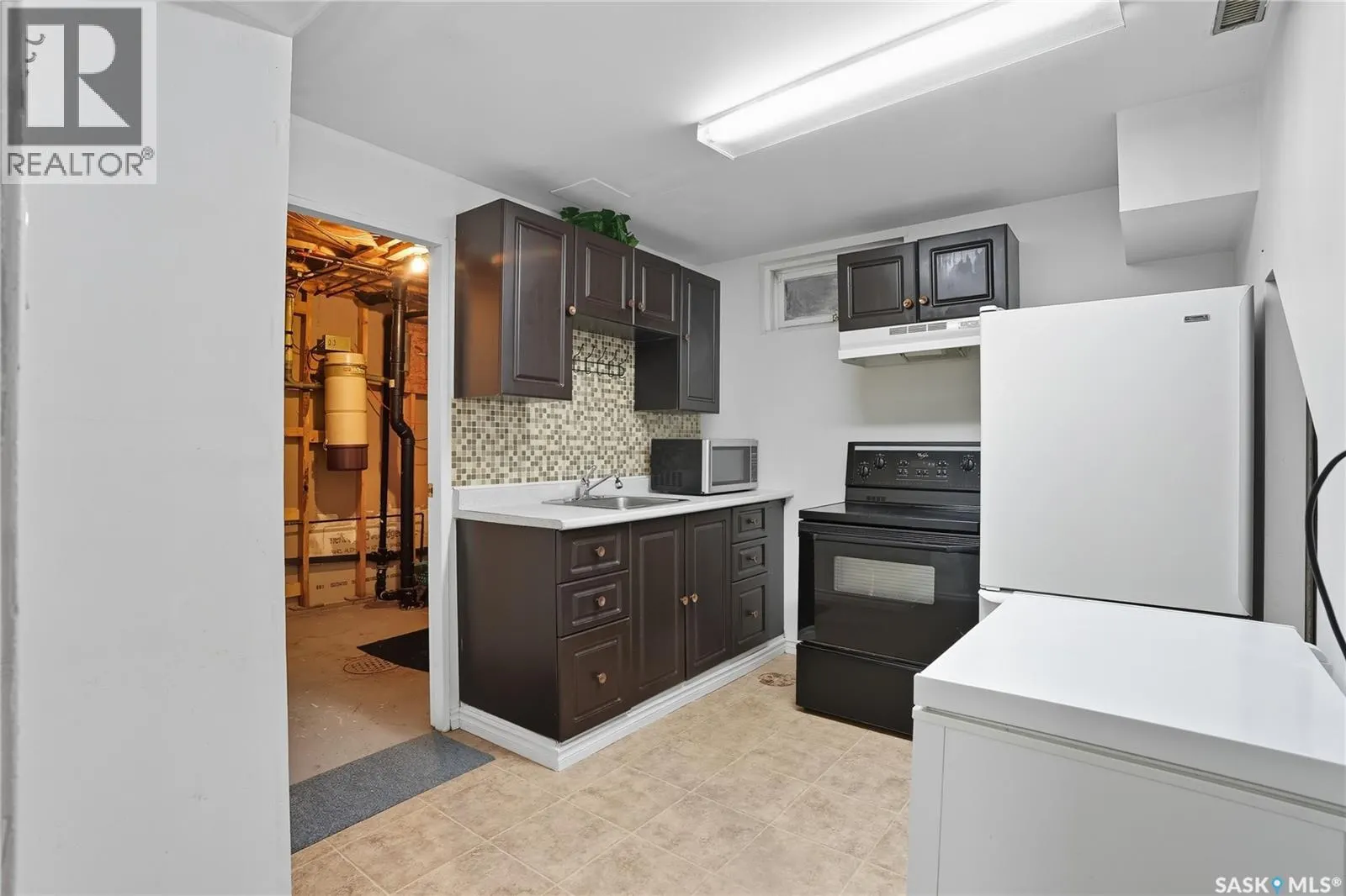 266 Lloyd CRESCENT
