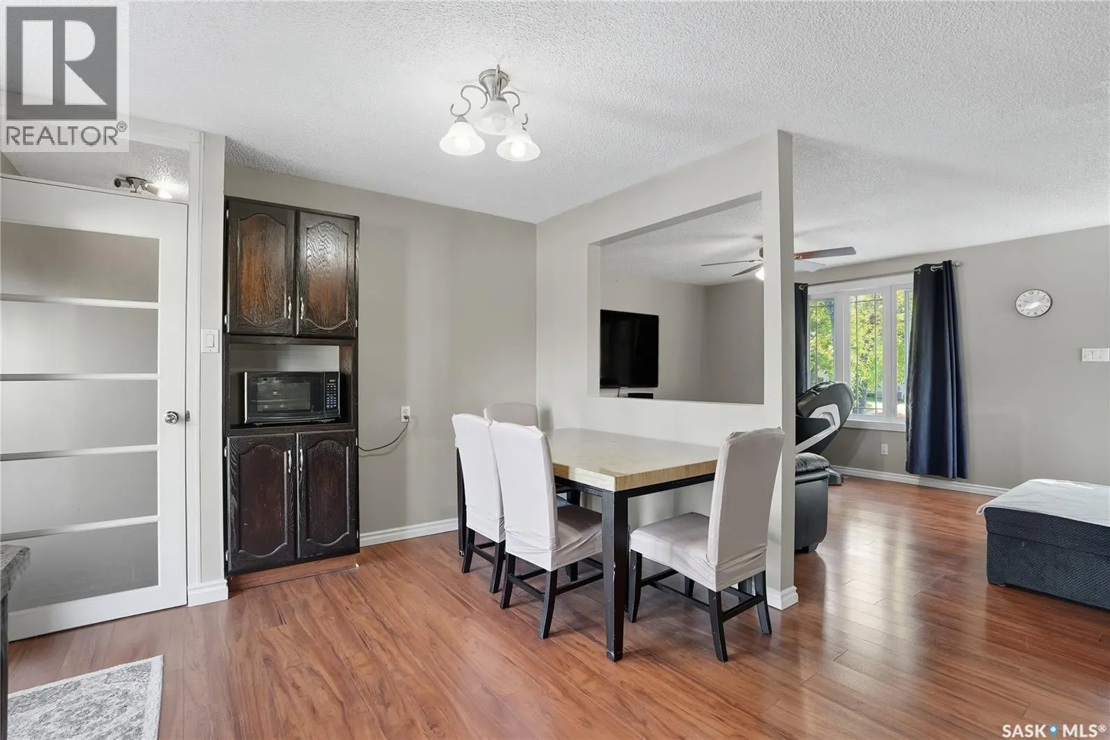 266 Lloyd CRESCENT