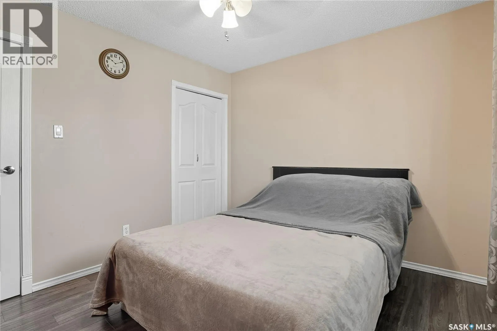 266 Lloyd CRESCENT