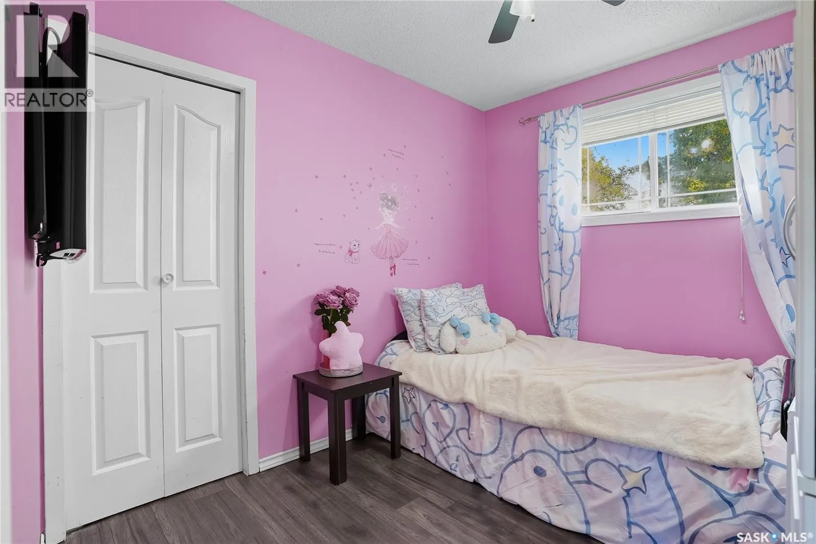 266 Lloyd CRESCENT