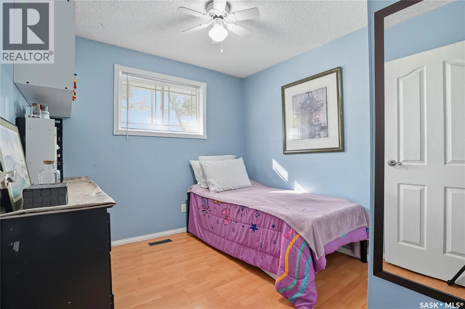 266 Lloyd CRESCENT