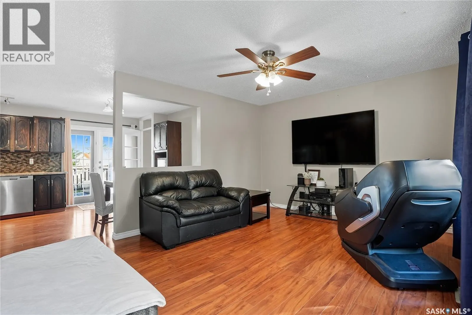 266 Lloyd CRESCENT