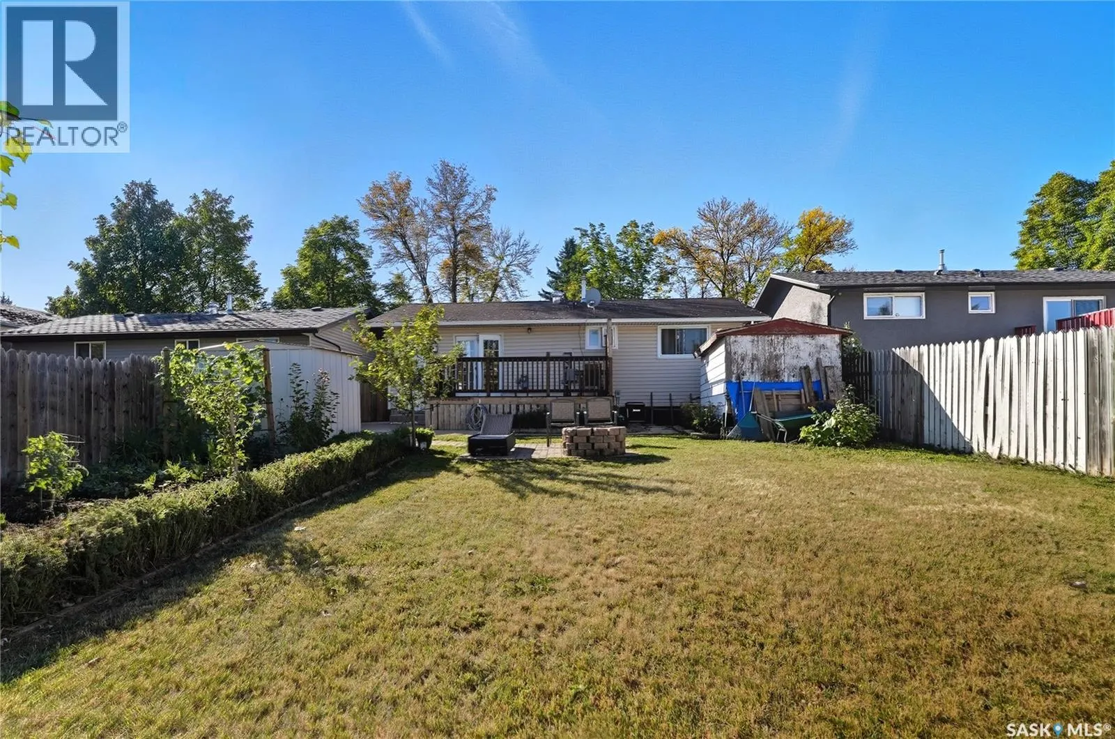 266 Lloyd CRESCENT