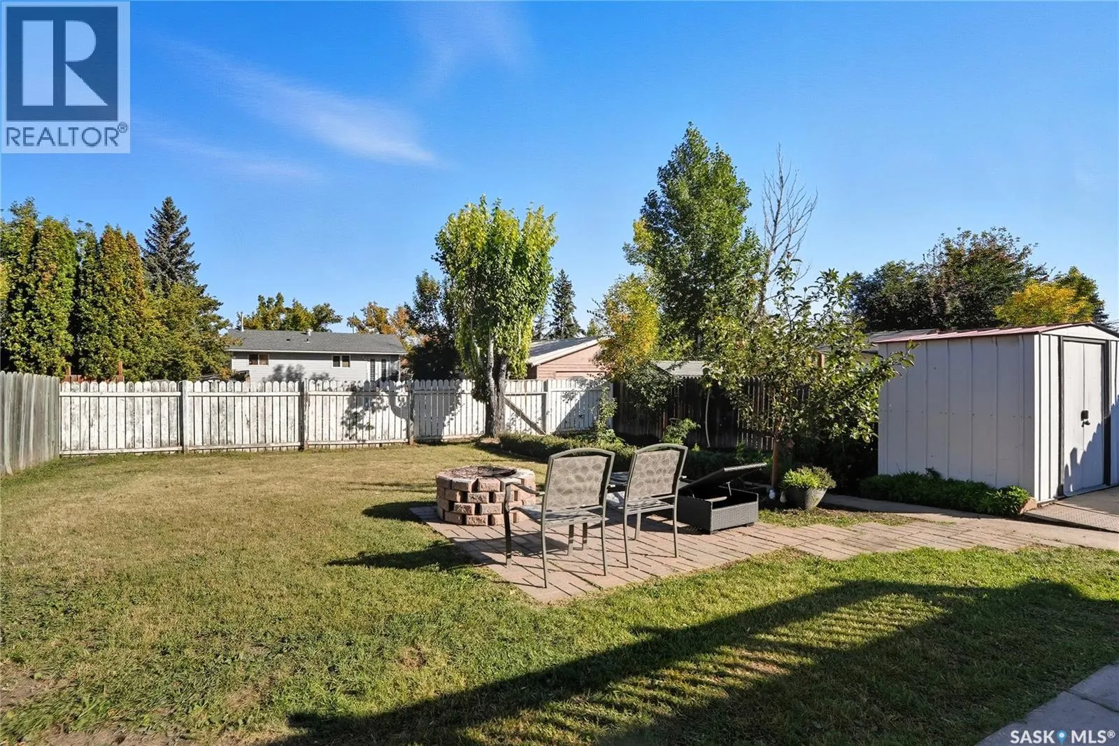 266 Lloyd CRESCENT