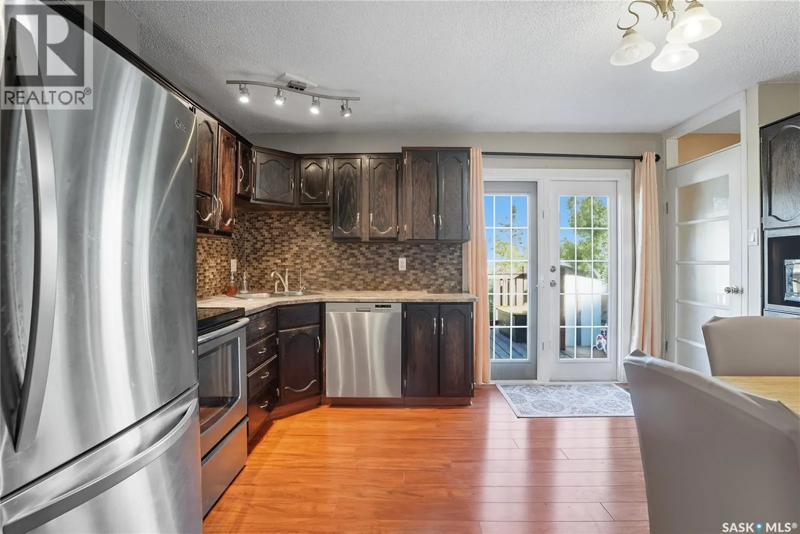 266 Lloyd CRESCENT