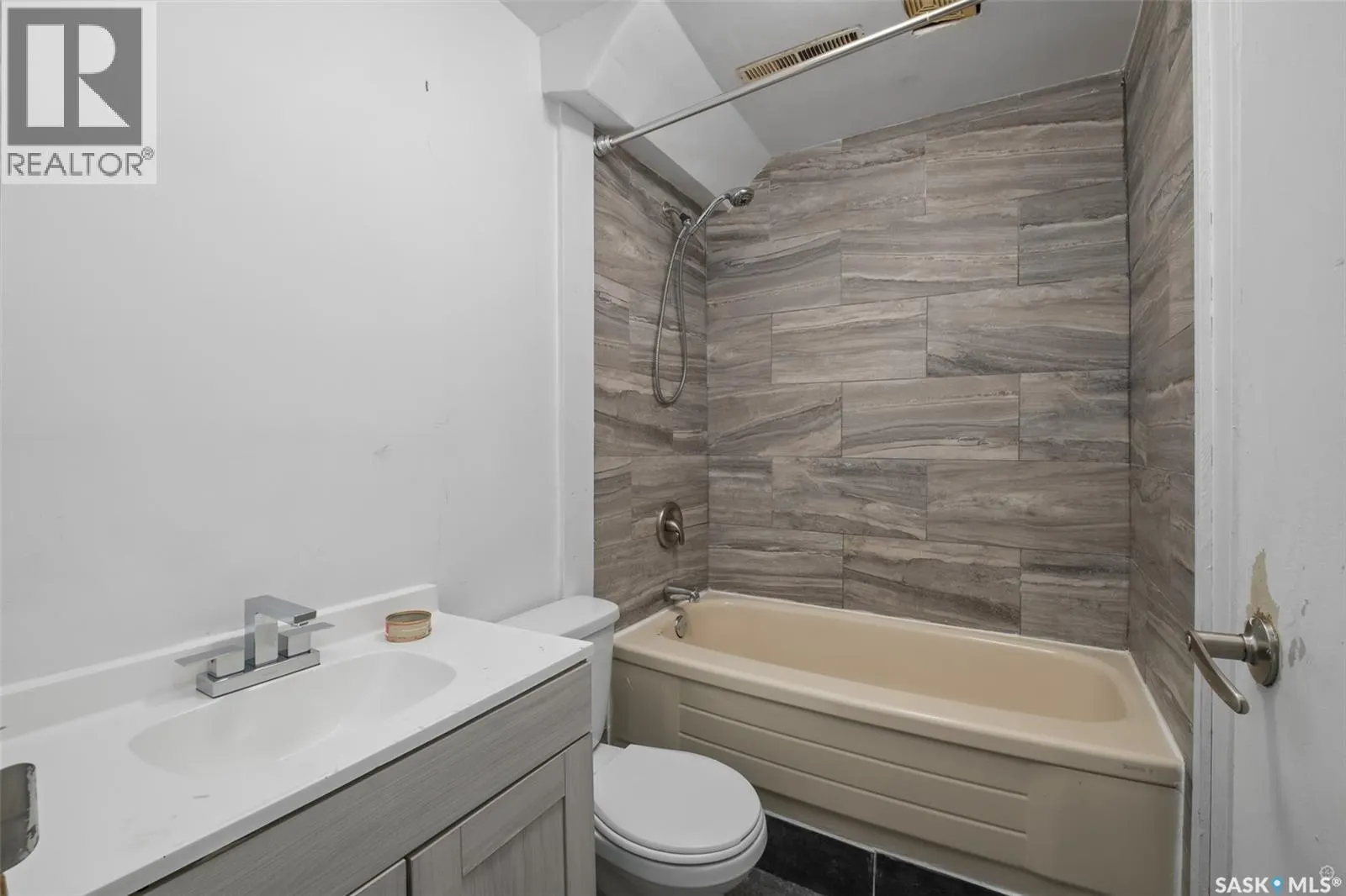 850 14th STREET W