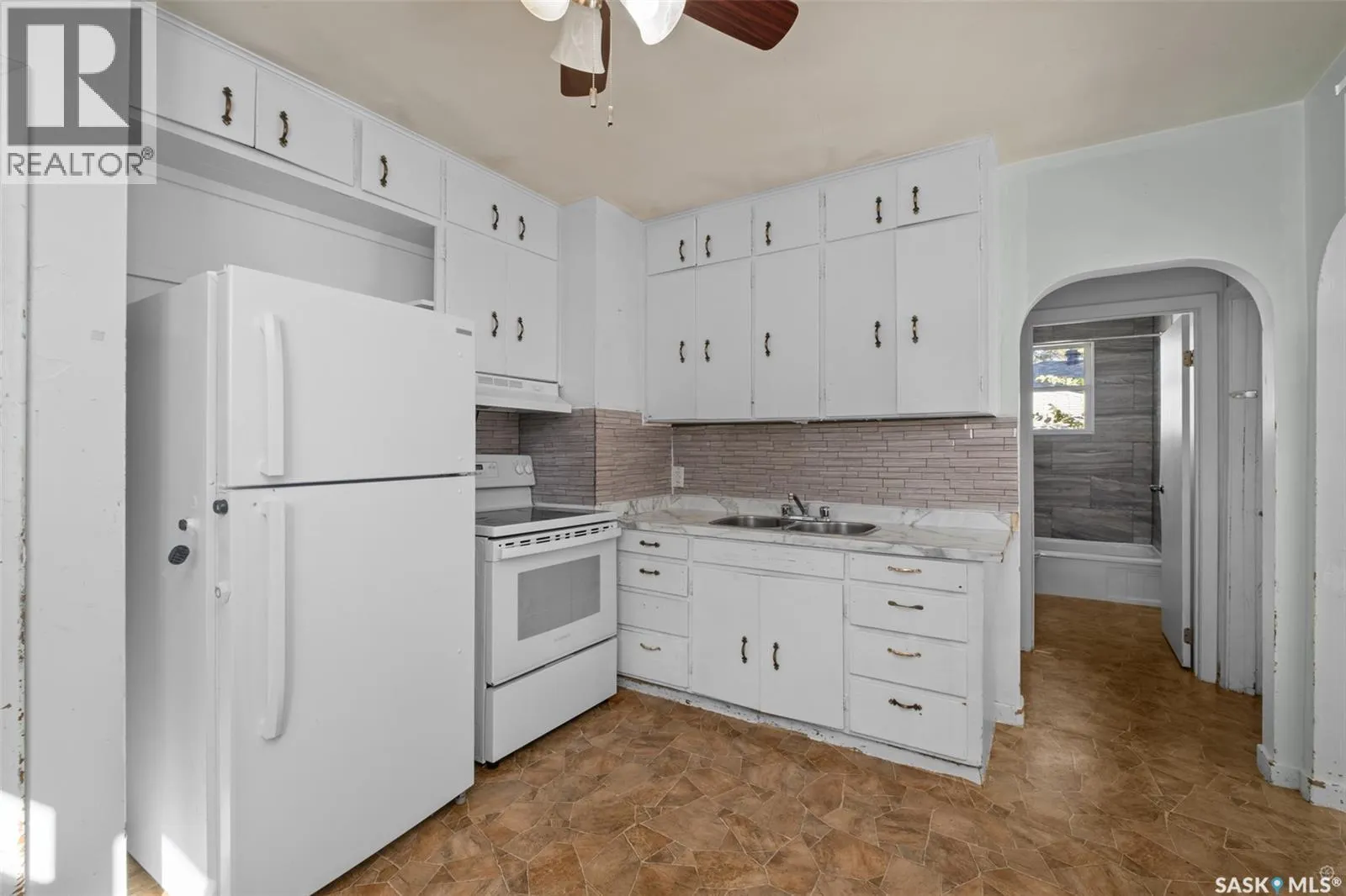 850 14th STREET W