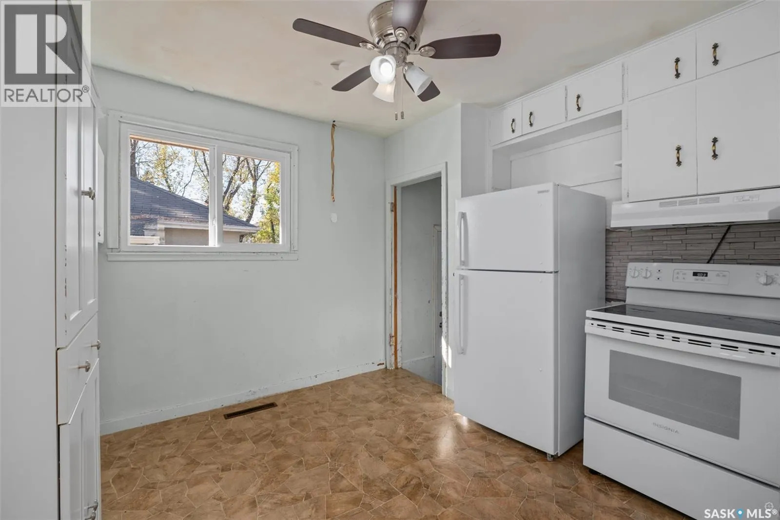 850 14th STREET W