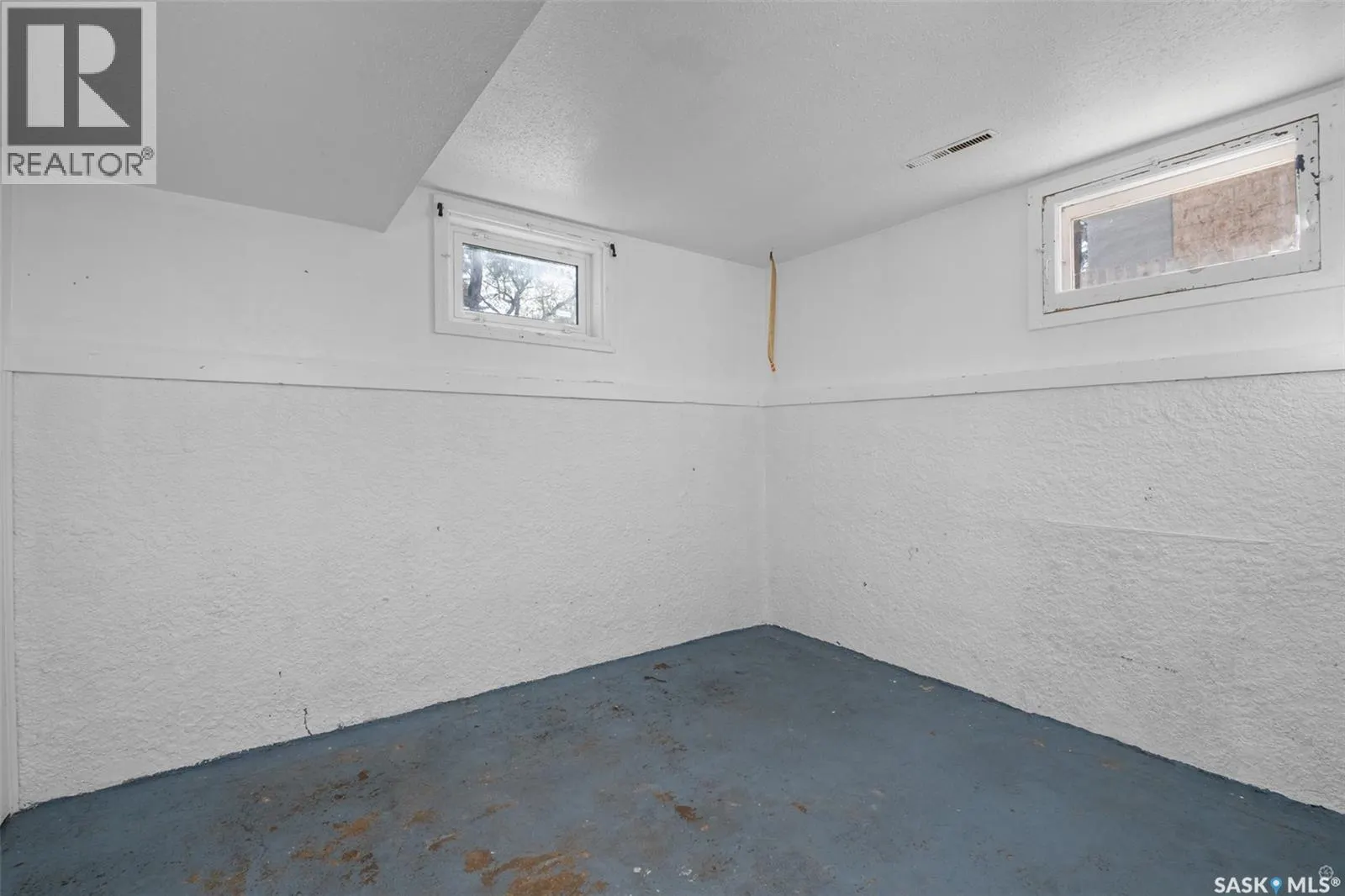 850 14th STREET W