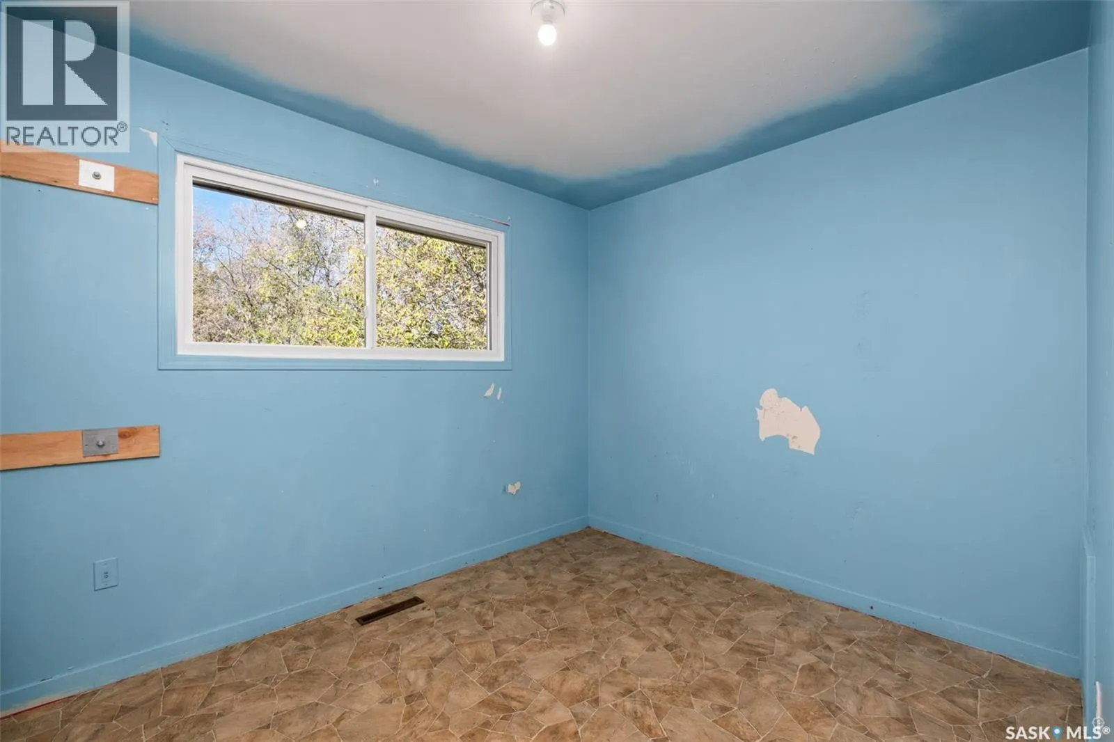 850 14th STREET W