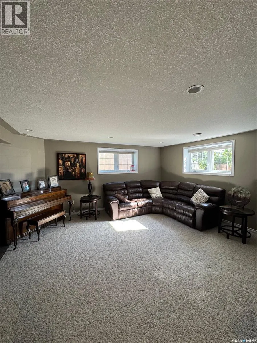 175 Janet PLACE