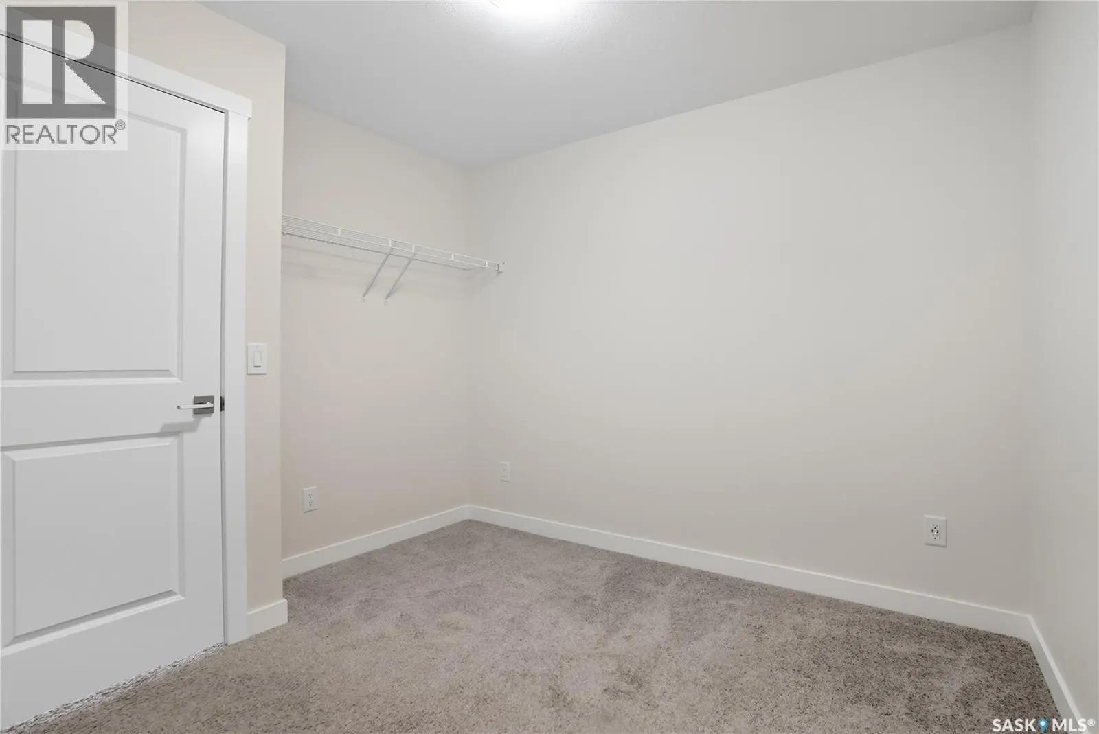 210 315 Dickson CRESCENT