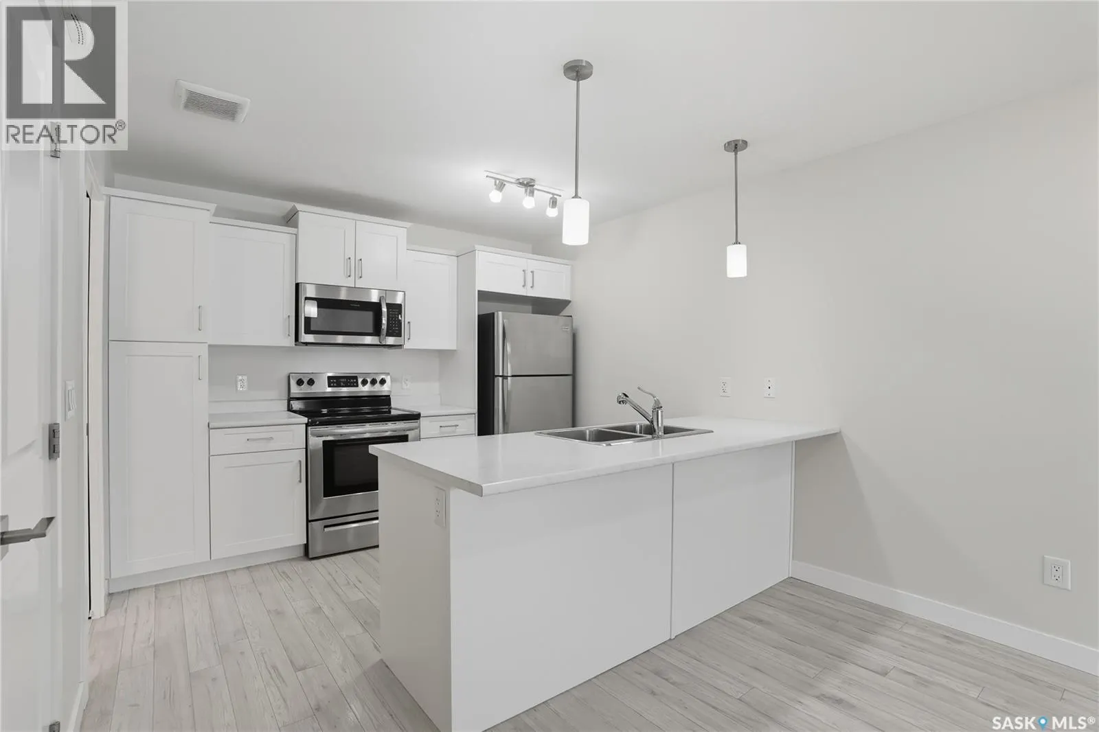 210 315 Dickson CRESCENT