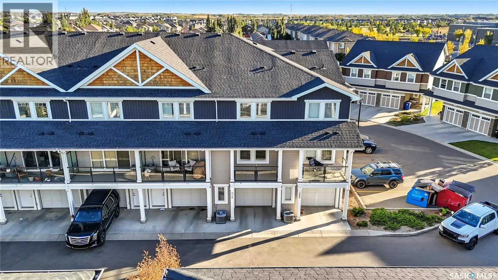 210 315 Dickson CRESCENT