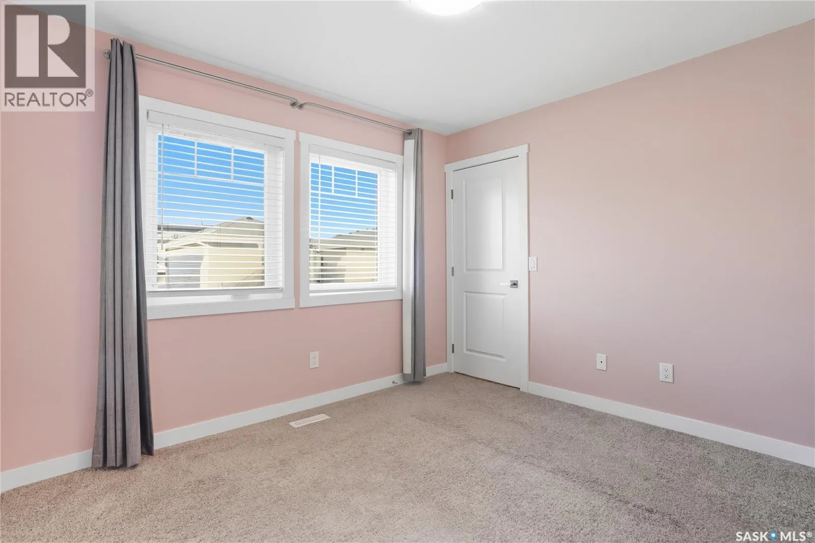 210 315 Dickson CRESCENT