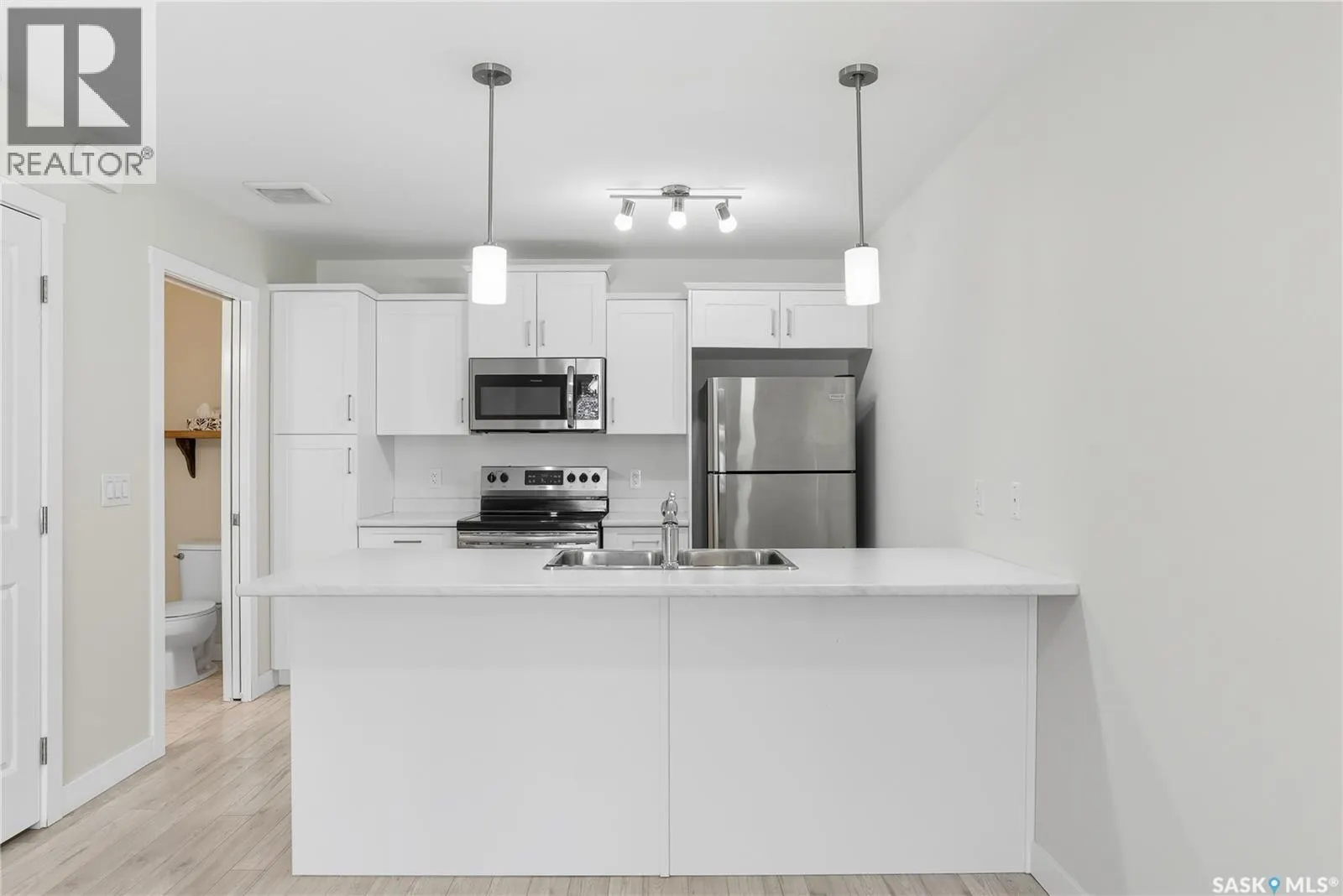 210 315 Dickson CRESCENT