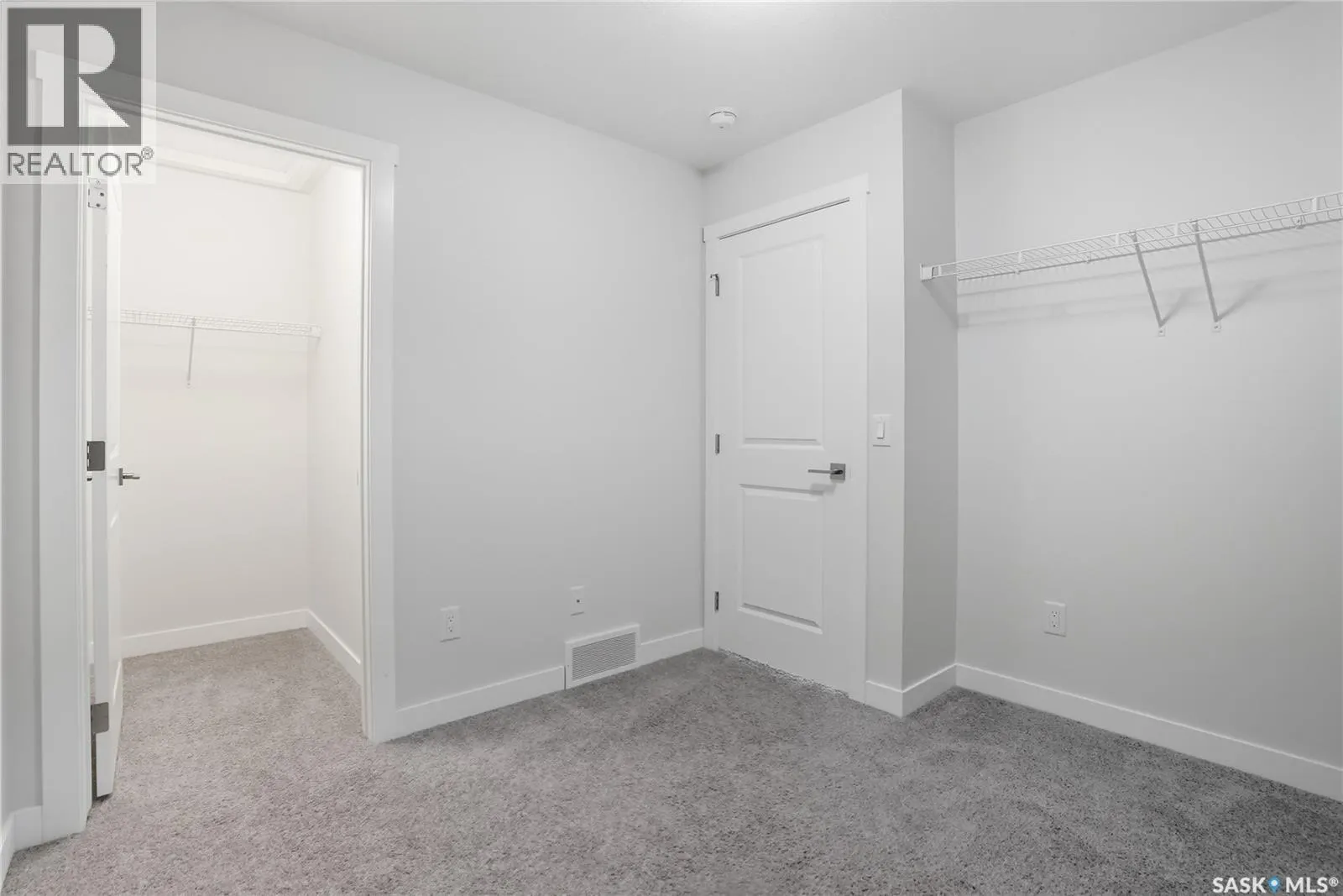 210 315 Dickson CRESCENT