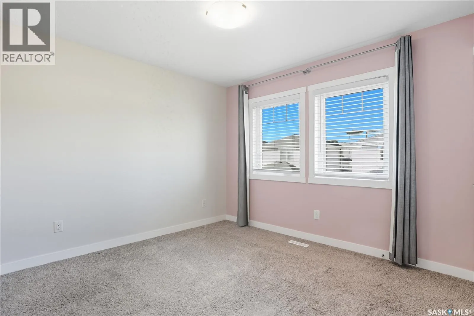210 315 Dickson CRESCENT