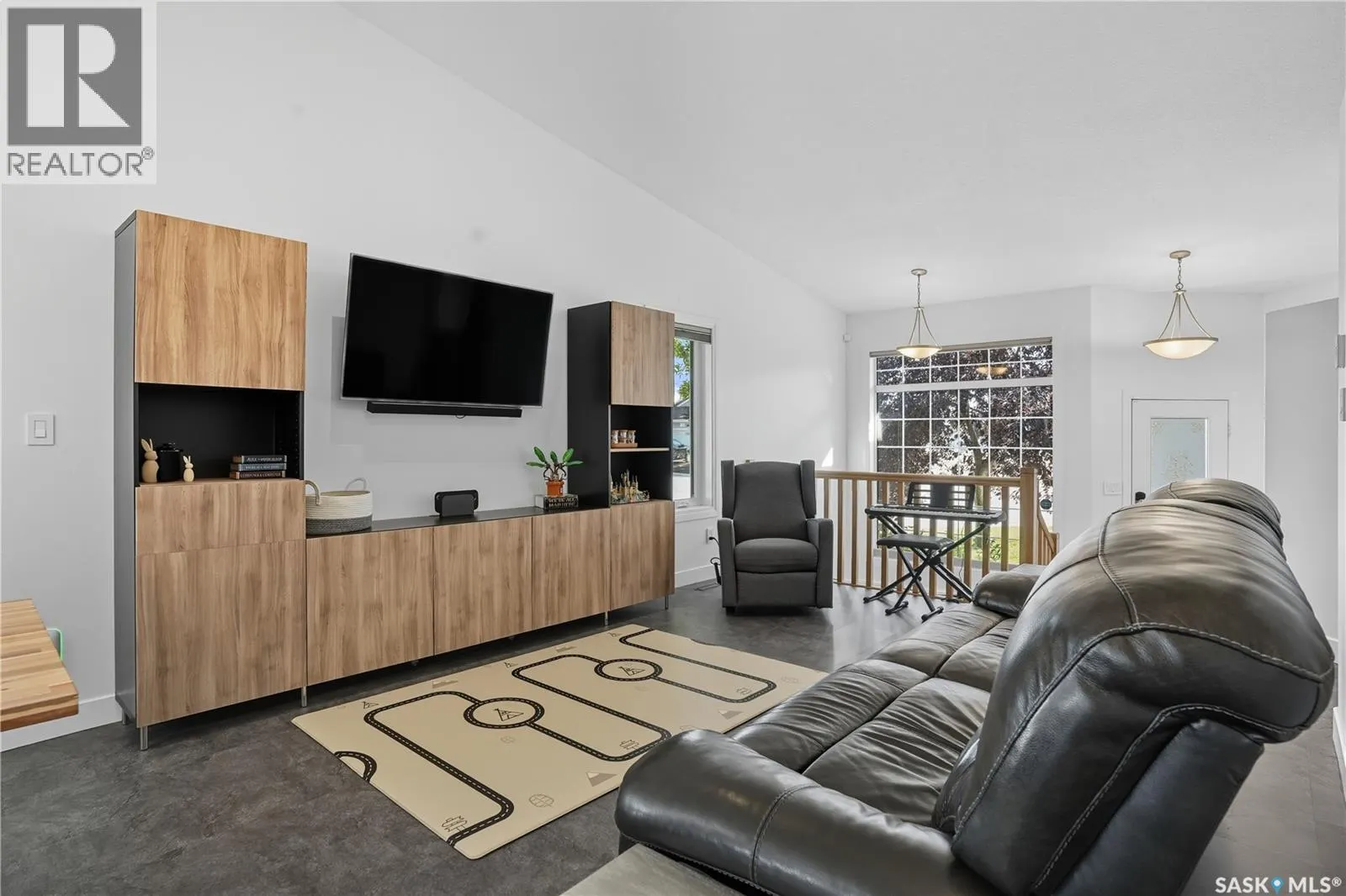 1114 Degelman DRIVE