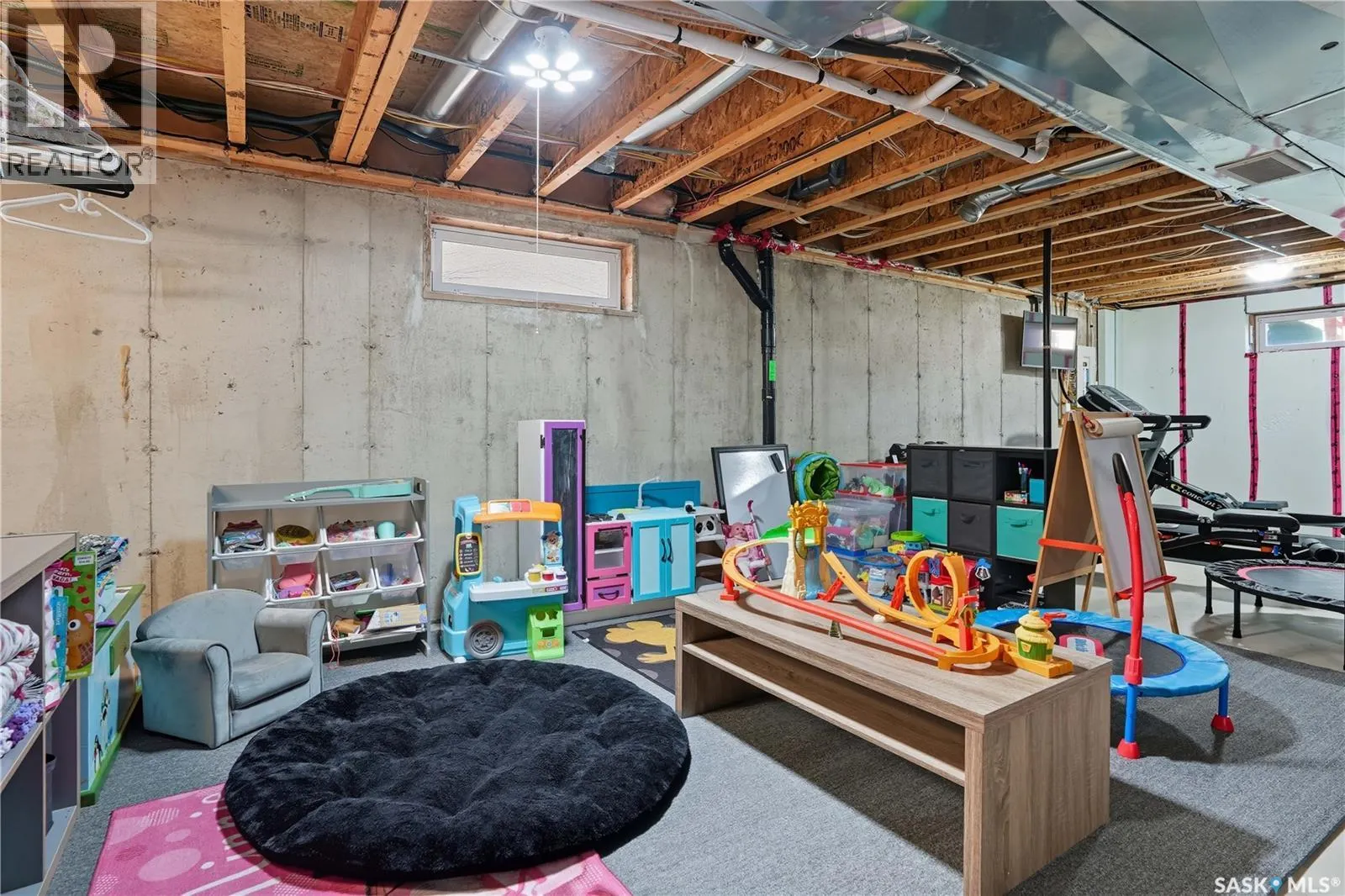 1114 Degelman DRIVE