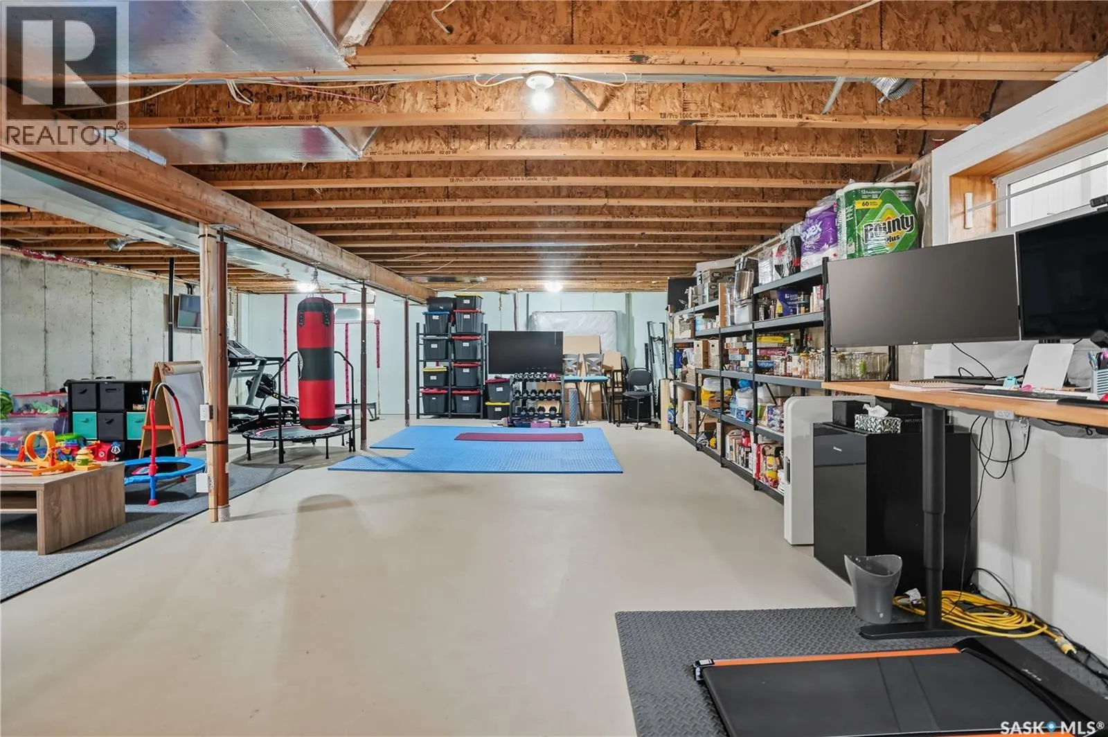 1114 Degelman DRIVE